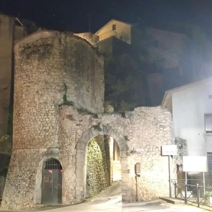 Villa Casa In Antico Borgo Medievale A Tarano Ri, Via Giacomo Leopardi, 15 Extérieur photo