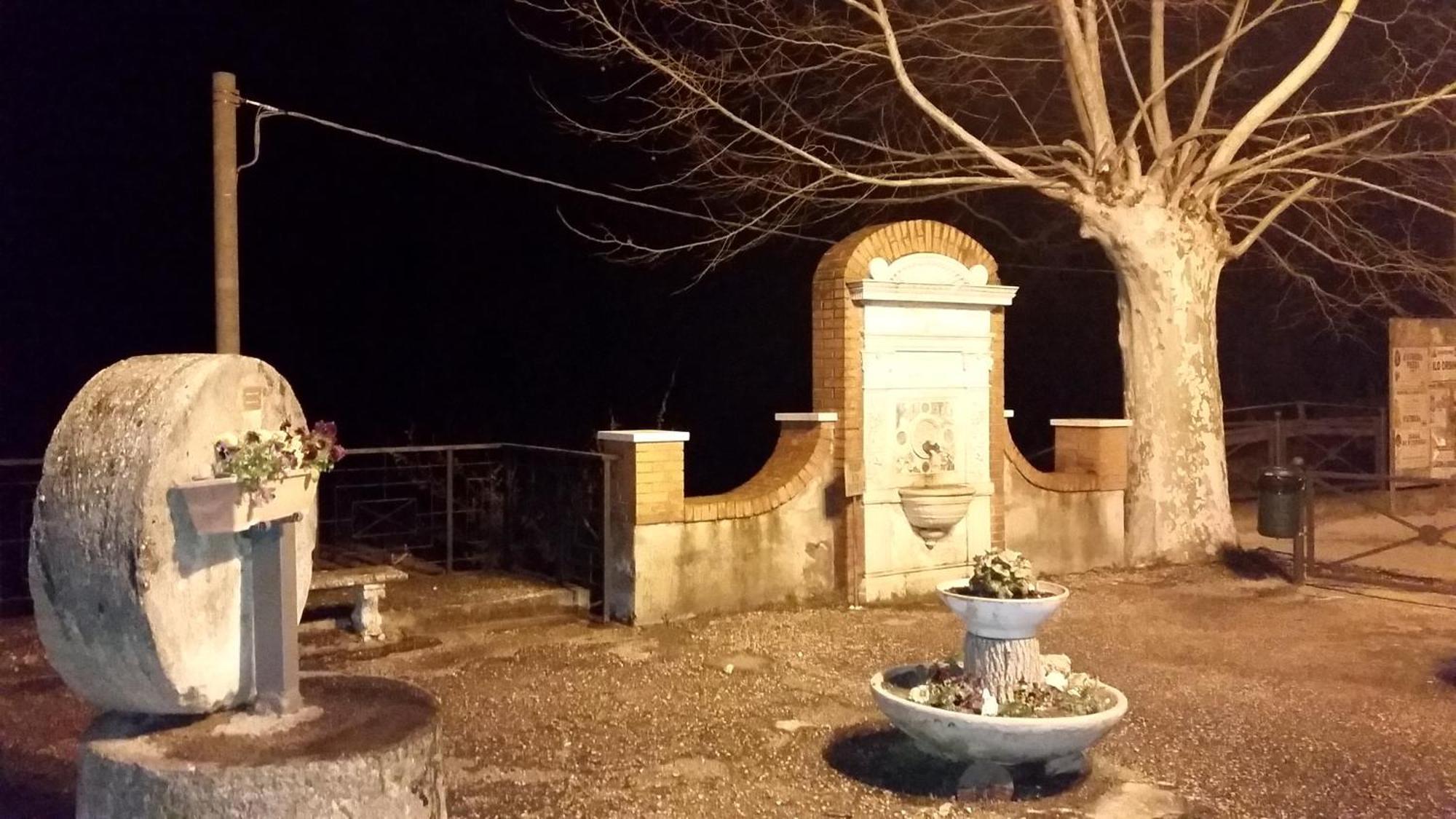 Villa Casa In Antico Borgo Medievale A Tarano Ri, Via Giacomo Leopardi, 15 Extérieur photo